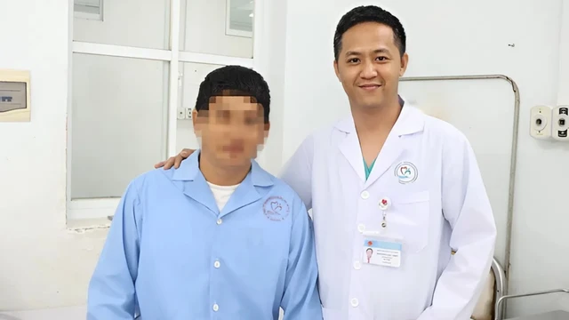 Tái xuất sân cỏ, người đàn ông 32 tuổi bất ngờ ngã quỵ vì nhồi máu cơ tim