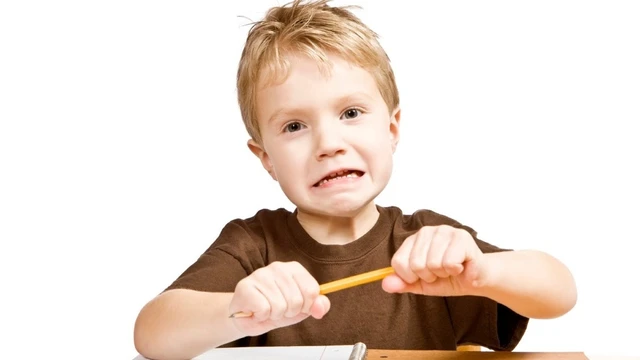 bai-viet/tang-dong-giam-chu-y-tre-nho-bieu-hien-nhu-the-nao-va-xu-ly-ra-sao-62298.html