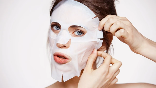 bai-viet/tay-te-bao-chet-xong-nen-dap-mat-na-gi-de-phuc-hoi-cho-da.html