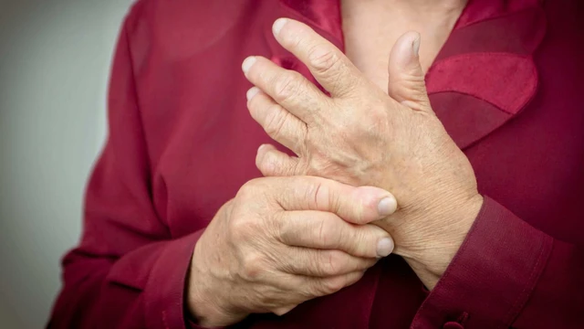 bai-viet/te-ngon-tay-ut-co-phai-dau-hieu-canh-bao-benh-nguy-hiem.html