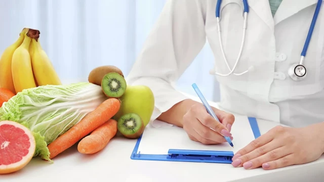 bai-viet/nguoi-bi-hac-lao-can-kieng-gi-hac-lao-co-kieng-nuoc-khong-55398.html