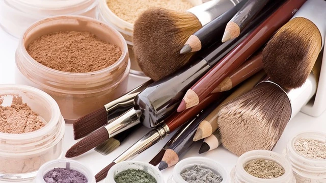 bai-viet/thac-mac-co-nen-bao-quan-my-pham-trong-tu-lanh-khong-68139.html