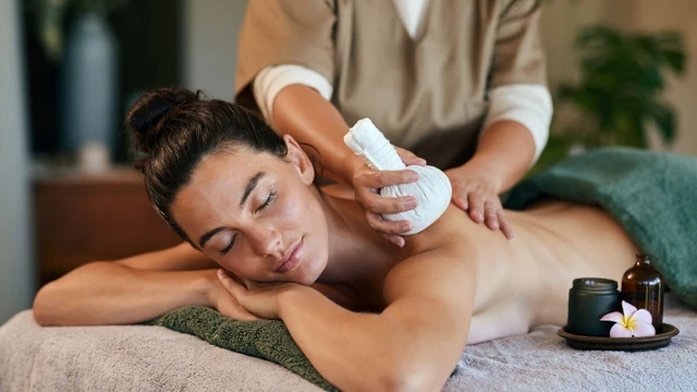 bai-viet/the-nao-la-massage-thao-duoc-nhung-tac-dung-cua-massage-thao-duoc-la-gi.html