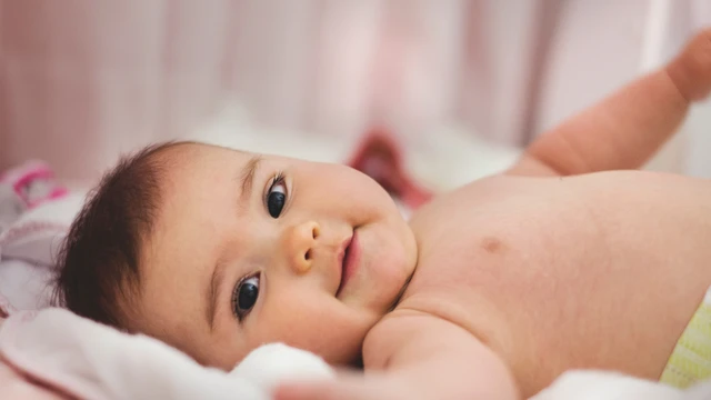 bai-viet/su-phat-trien-thi-luc-cua-tre-so-sinh-va-nhung-dieu-cha-me-can-biet.html