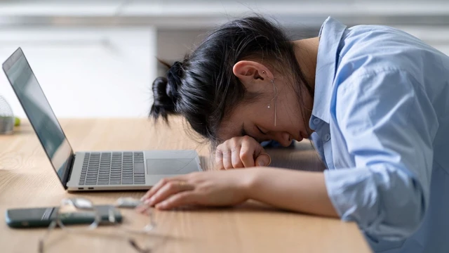 bai-viet/thieu-nang-luong-truong-dien-la-gi-nguyen-nhan-dau-hieu-va-cach-phong-tranh.html