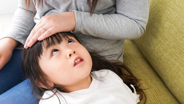 bai-viet/thoi-gian-tre-bat-dau-sot-sau-tiem-vac-xin-6in1-la-bao-lau.html