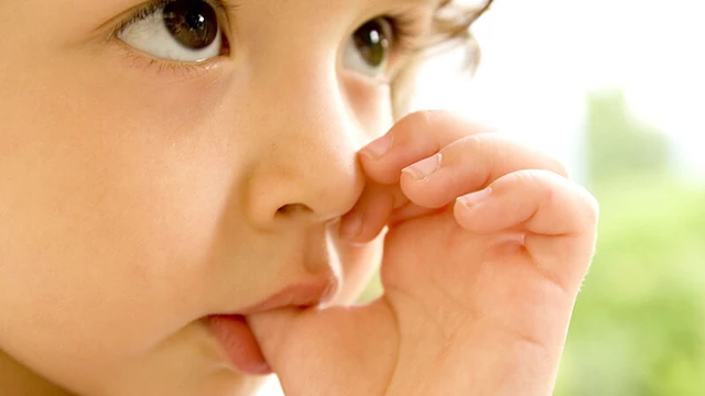 bai-viet/thoi-quen-mut-ngon-tay-va-nhung-tac-dong-tieu-cuc-den-rang-mieng.html