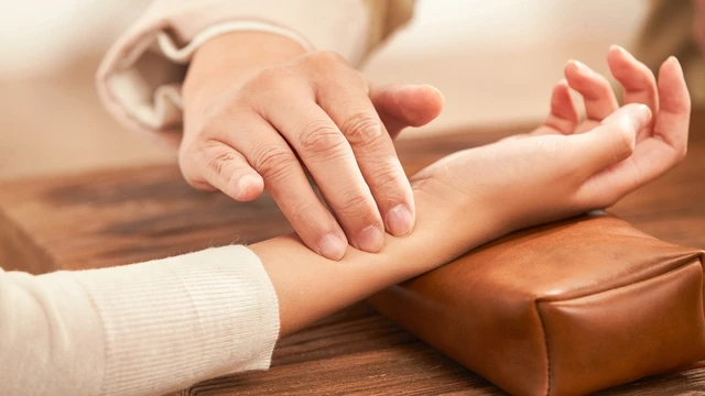 bai-viet/tim-hieu-cach-dieu-tri-benh-parkinson-theo-y-hoc-co-truyen-57887.html