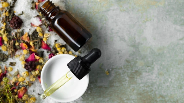 bai-viet/tinh-dau-hoa-ngu-sac-co-tac-dung-gi-luu-y-khi-su-dung.html