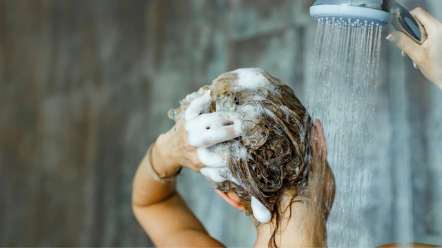 bai-viet/toi-thang-goi-dau-co-bi-tham-mat-khong-meo-cham-soc-tranh-quang-tham.html