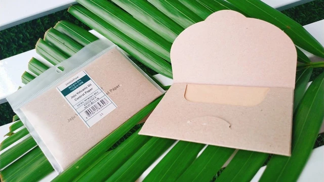 bai-viet/top-5-loai-giay-tham-dau-tot-cho-da-mun-duoc-ua-chuong-nhat-hien-nay-52790.html