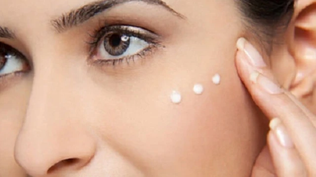 bai-viet/top-8-kem-xoa-nep-nhan-vung-mat-tot-nhat-hien-nay-61739.html