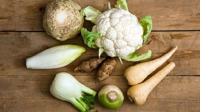 bai-viet/top-thuc-pham-mau-trang-tot-cho-suc-khoe-ma-ban-nen-biet.html