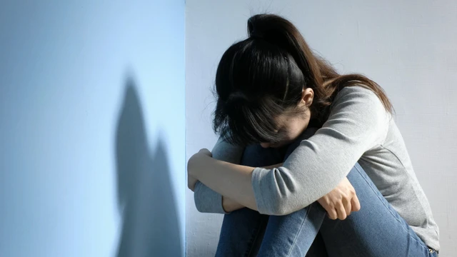 Trầm cảm là gì? Cách nhận biết người bị bệnh trầm cảm và hướng điều trị ra sao?