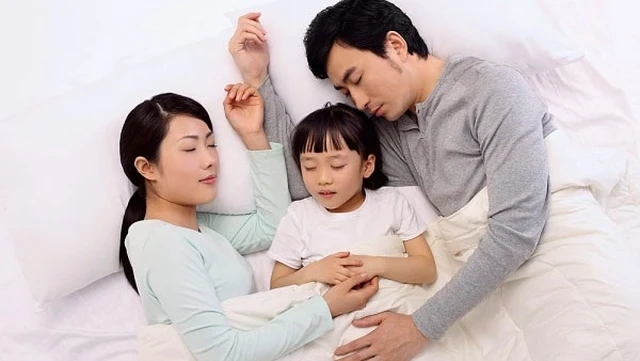 bai-viet/tre-10-tuoi-co-nen-ngu-chung-voi-bo-me-khong.html