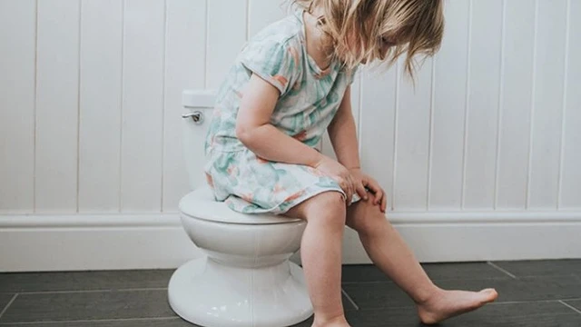 bai-viet/hoi-dap-cung-cha-me-tre-2-tuoi-bi-tao-bon-thi-phai-lam-sao.html