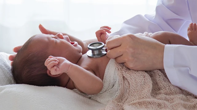 bai-viet/tre-bi-thong-lien-that-co-tiem-phong-duoc-khong.html