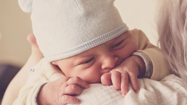 bai-viet/tre-bi-veo-co-nghieng-dau-can-chua-tri-nhu-the-nao-59494.html