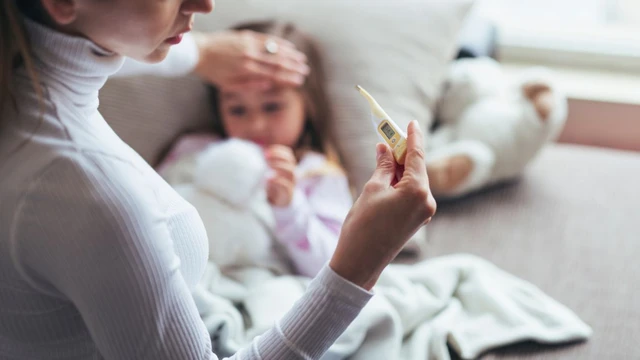 bai-viet/tre-bi-viem-hong-sot-may-ngay-cach-an-toan-giup-tre-nhanh-ha-sot.html