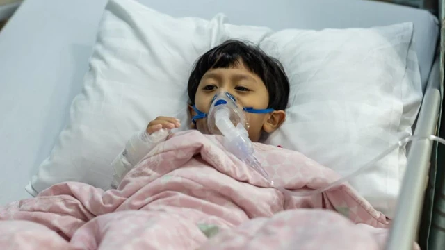 bai-viet/tre-bi-viem-phoi-co-kieng-gio-khong-cach-cham-soc-tre-bi-viem-phoi.html