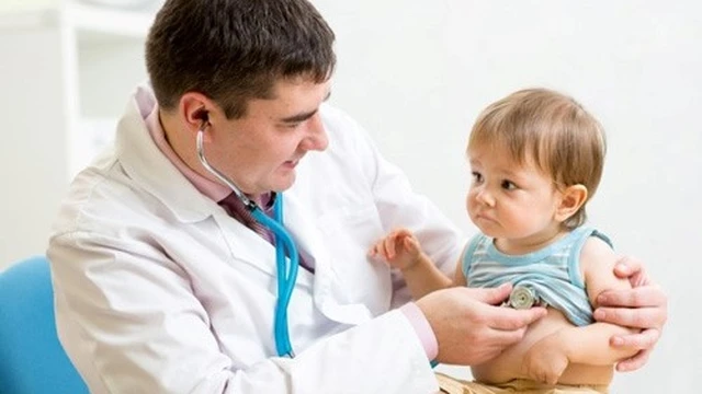 bai-viet/tre-em-bi-co-giat-nhung-khong-sot-nguyen-nhan-do-dau-cach-xu-tri-nhu-the-nao.html