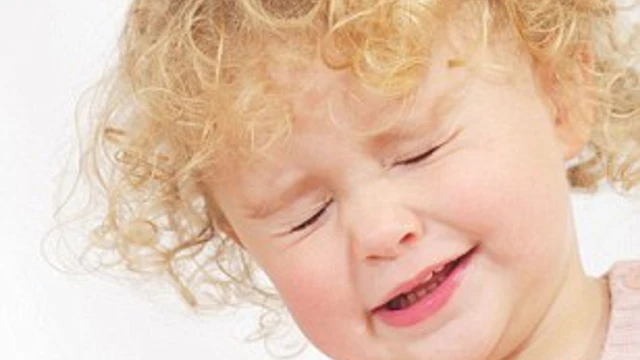 bai-viet/tre-nhay-mat-lien-tuc-nguyen-nhan-va-cach-chua-tri.html