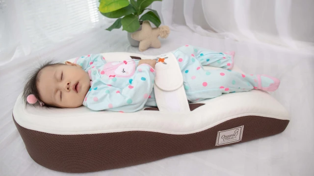 bai-viet/tre-so-sinh-nam-ngua-nhung-dau-nghieng-co-anh-huong-gi-54214.html