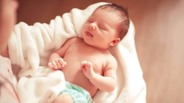 bai-viet/tre-so-sinh-tay-chan-lanh-la-dau-hieu-cua-benh-gi-63366.html