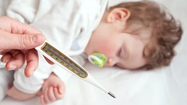 bai-viet/tre-sot-moc-rang-chan-tay-lanh-nguy-hiem-khong-nguyen-nhan-va-cach-xu-tri-nhu-the-nao.html