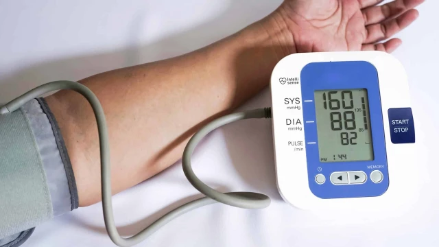 bai-viet/trieu-chung-benh-cao-huyet-ap-can-canh-giac.html