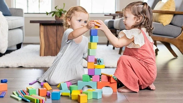 bai-viet/tro-choi-cho-be-2-tuoi-giup-kich-thich-thi-giac-va-tri-nho-cua-tre.html