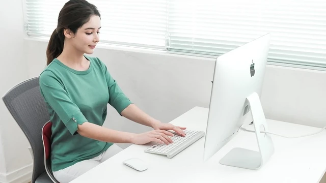 bai-viet/tu-the-ngoi-may-tinh-chuan-khong-anh-huong-den-suc-khoe-58088.html