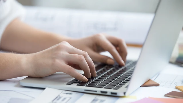 bai-viet/huong-dan-massage-tay-de-tay-bot-moi-cho-dan-van-phong-72218.html