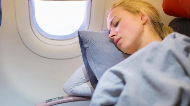 bai-viet/u-tai-khi-di-may-bay-nguyen-nhan-cach-khac-phuc-53394.html