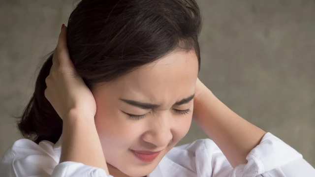 bai-viet/cach-khac-phuc-u-tai-sau-khi-ngoay-tai-khong-dung-cach-55250.html