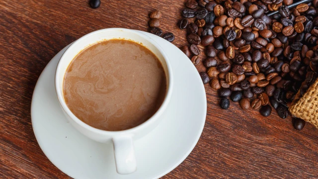 bai-viet/uong-ca-phe-giup-giam-nguy-co-tu-vong-ke-ca-uong-ca-phe-voi-duong-57046.html