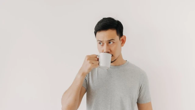 Uống cà phê sữa hòa tan có béo không? Cách uống mà không lo tăng cân