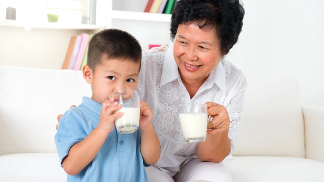 bai-viet/uong-sua-bao-lau-thi-uong-canxi-huong-dan-uong-dung-cach.html