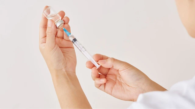 Vắc xin có chất bổ trợ MF59: Công dụng, thành phần và những điều cần biết