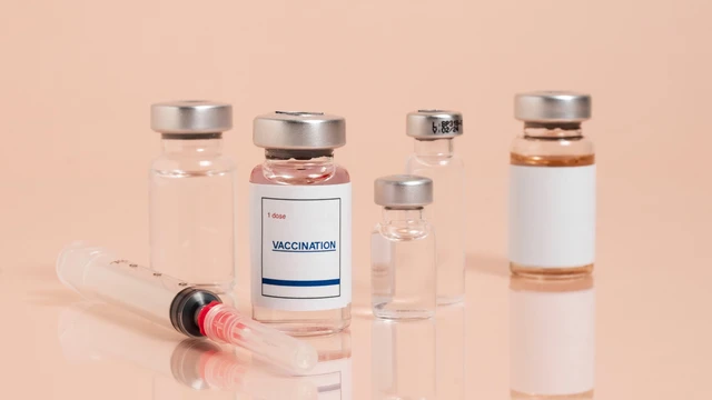 Vắc xin thủy đậu không chứa kháng sinh là gì? Có an toàn hơn không?