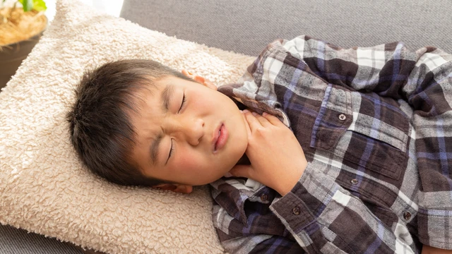 bai-viet/vi-sao-be-bi-khan-tieng-khong-ho-bien-phap-phong-ngua-khan-tieng-o-tre.html