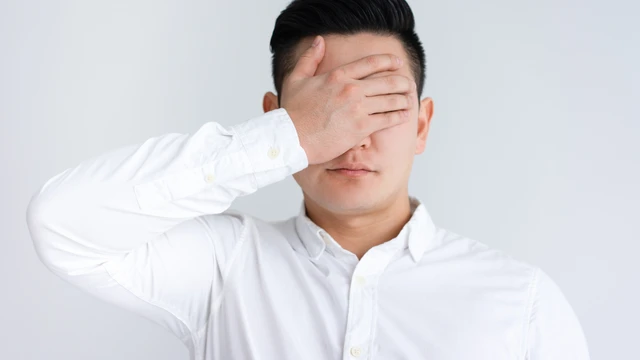 Viêm bờ mi trên mắt