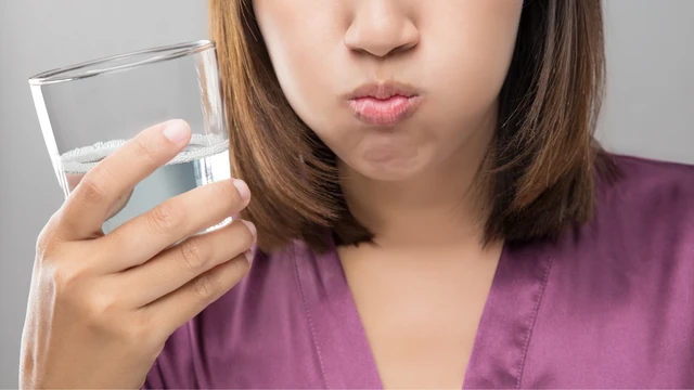 bai-viet/viem-nuou-rang-co-nen-ngam-nuoc-muoi-khong.html