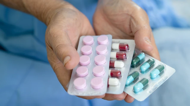 bai-viet/viem-tai-giua-uong-khang-sinh-bao-lau-mot-so-loai-khang-sinh-thuong-duoc-su-dung.html