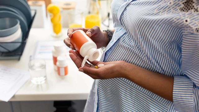 bai-viet/vitamin-tong-hop-cho-ba-bau-3-thang-dau-va-nhung-thong-tin-can-biet.html