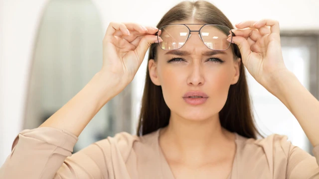 bai-viet/vua-can-vua-loan-co-nen-deo-kinh-thuong-xuyen.html