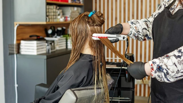 bai-viet/vua-duoi-vua-nhuom-duoc-khong-lieu-co-lam-hai-toc-khong.html