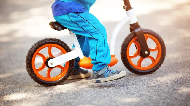 bai-viet/xe-choi-chan-la-gi-cach-chon-xe-choi-chan-theo-do-tuoi.html