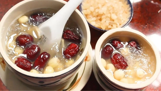 bai-viet/yen-an-lien-khac-gi-yen-chung-nen-chon-loai-nao.html