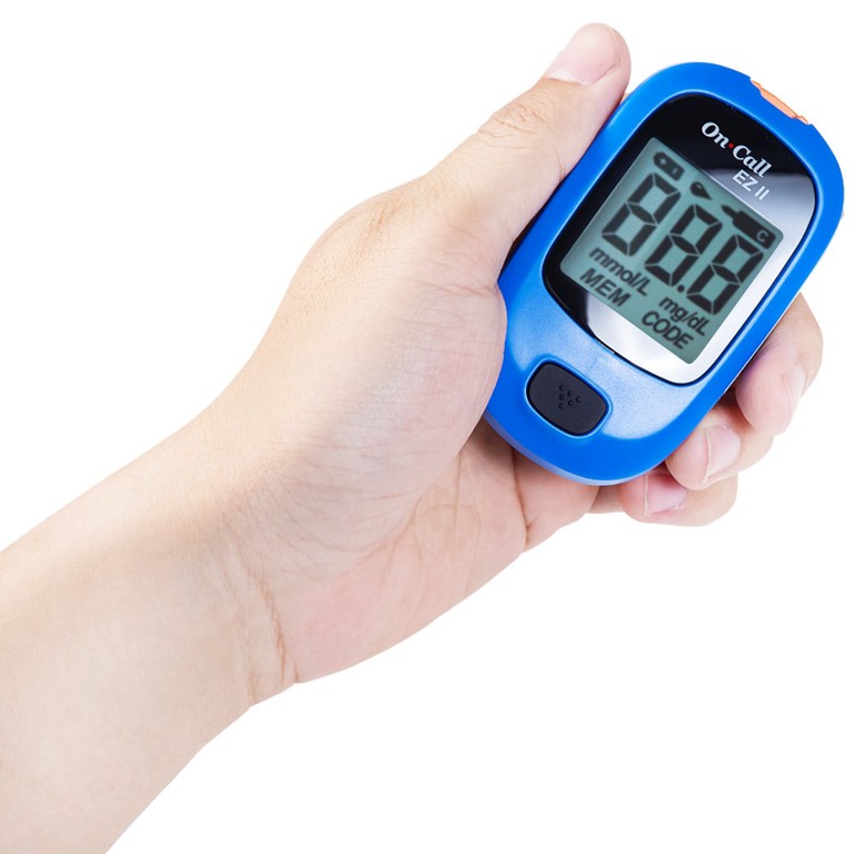 Máy đo đường huyết On Call Ez II ACON thiết kế gọn nhẹ, thao tác sử dụng đơn giản
